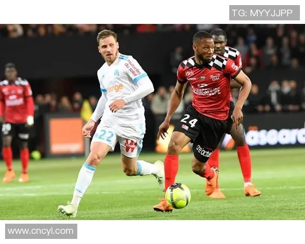 洛里昂迎战沙特鲁争夺法乙联赛关键三分之战